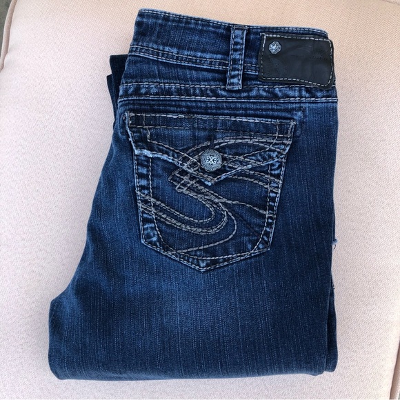 Silver Women’s Suki Surplus Flare Raw Hem Dark Wash Mid Rise Jeans W32/L32 - Picture 11 of 15